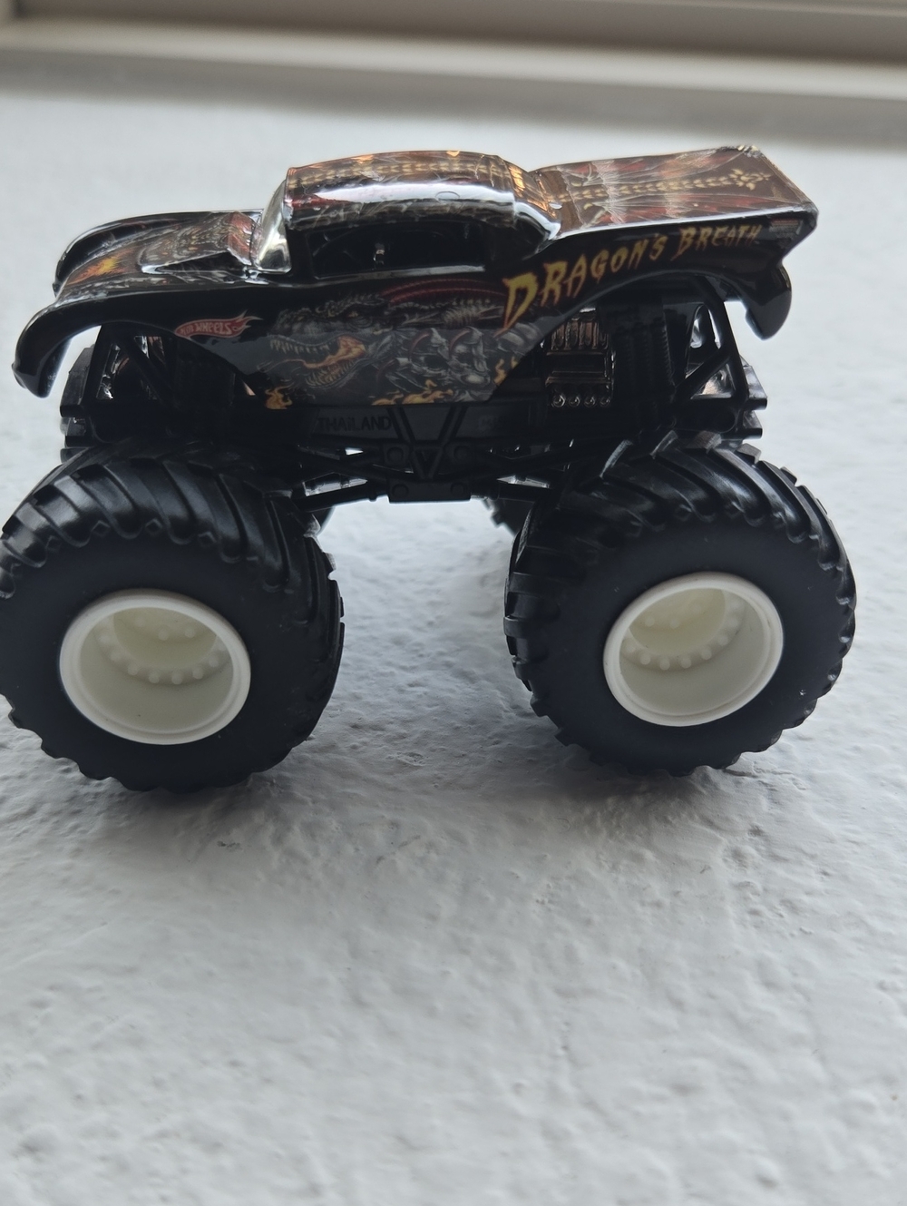 Dragon's Breath Monster Truck Toy - Black. 17B0455